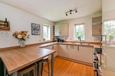 25 Bridge Meadows, Liss, GU33 7JY