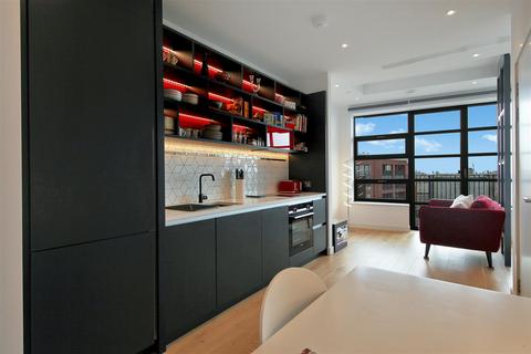 Studio for sale, Defoe House, London E14