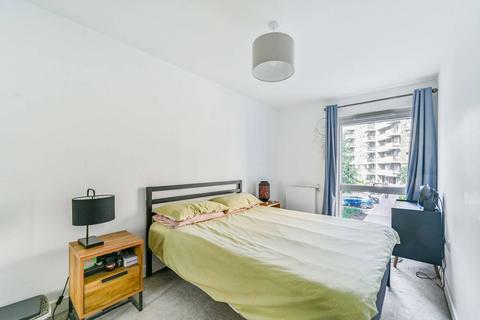 2 bedroom flat for sale, Adenmore Road, Catford, London, SE6