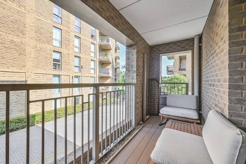 2 bedroom flat for sale, Adenmore Road, Catford, London, SE6