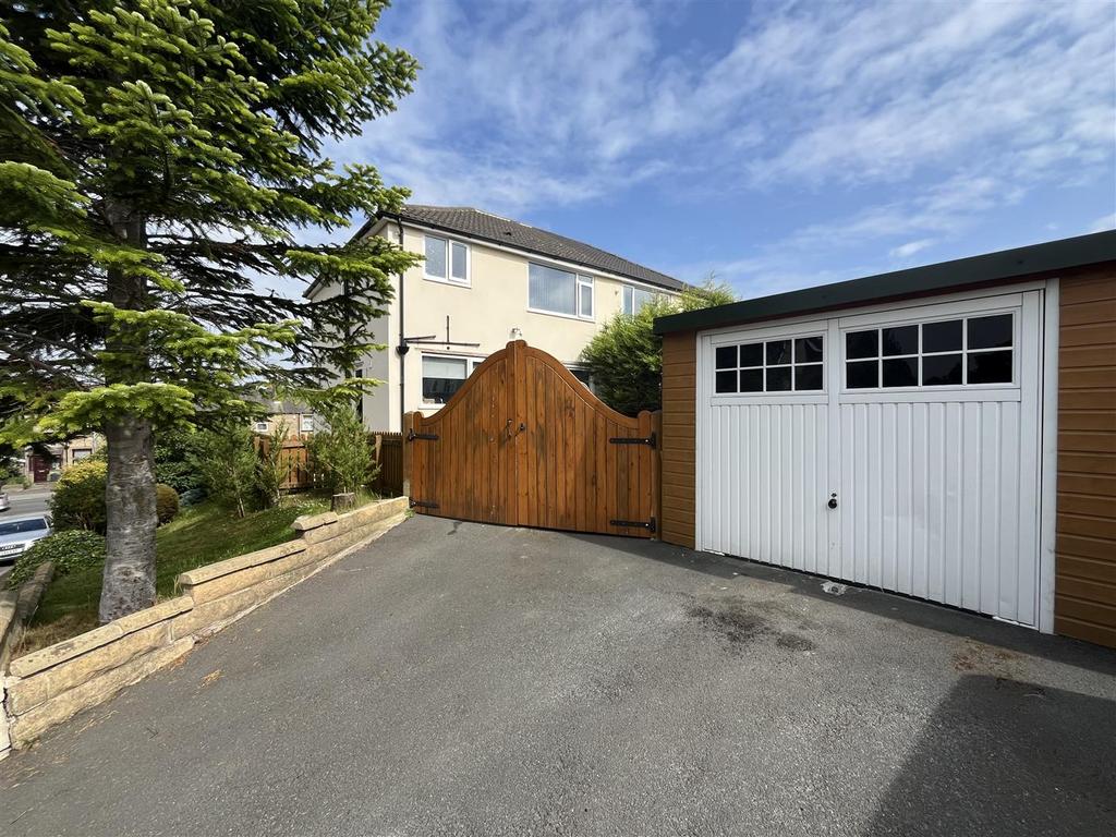 Driveway &amp; Garage