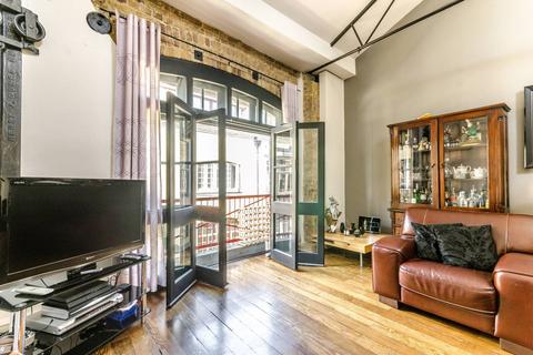 Breezers Court, Wapping, London, E1W
