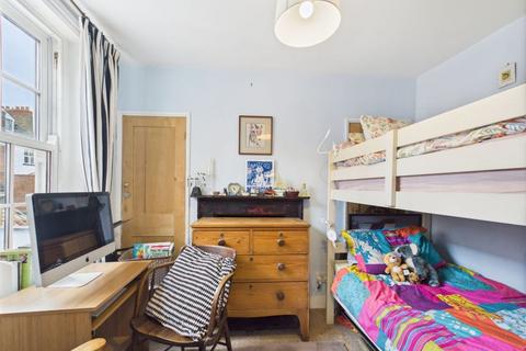 12 Clarence Place, Whitby, YO21 3AS