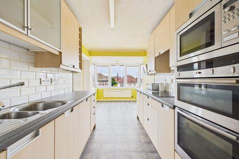 2 bedroom apartment for sale, Belmer Court, Grand Avenue, Worthing, BN11