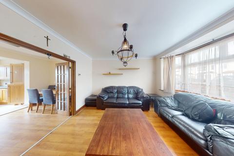 3 bedroom terraced house to rent, Boleyn Avenue, Enfield, Greater London, EN1