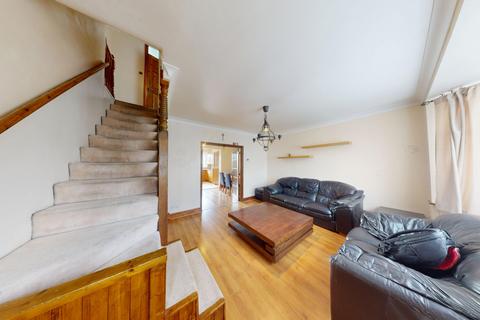 3 bedroom terraced house to rent, Boleyn Avenue, Enfield, Greater London, EN1