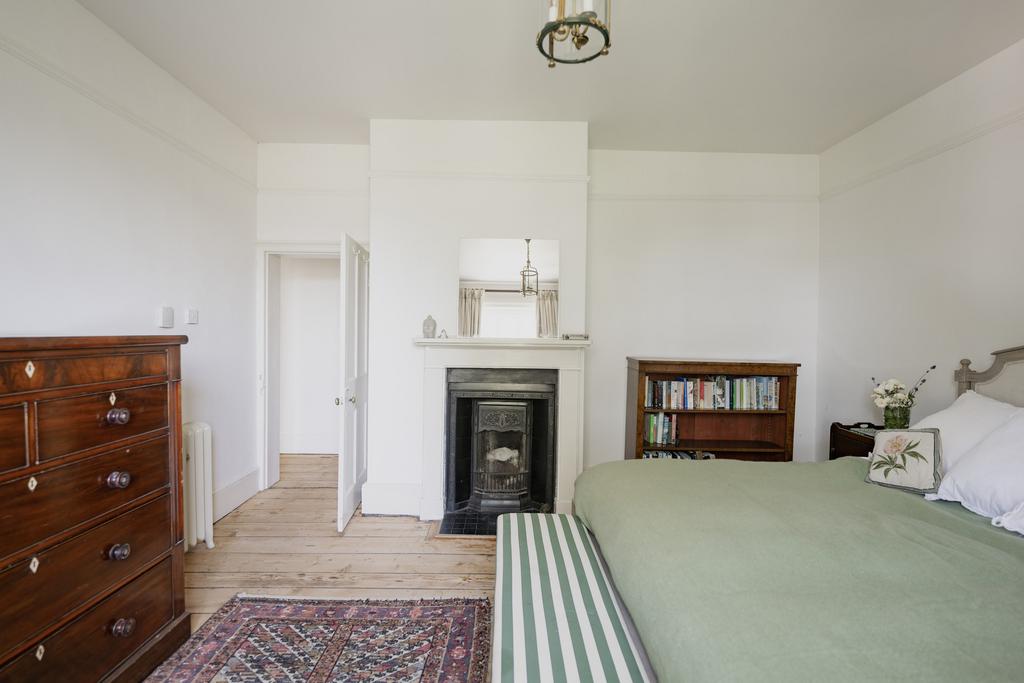 299187 - 14-Laburnhum House, Downham Market-14.jpg