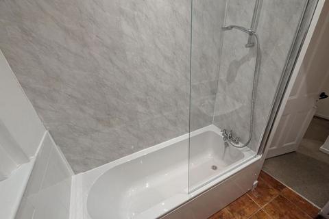 1 bedroom apartment to rent, St James Street, Newport, Isle of Wight
