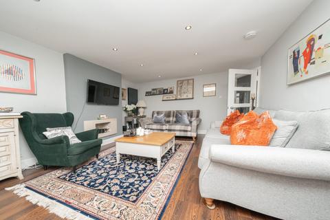 3 bedroom flat for sale, 37 Marionville Drive, Edinburgh, EH7