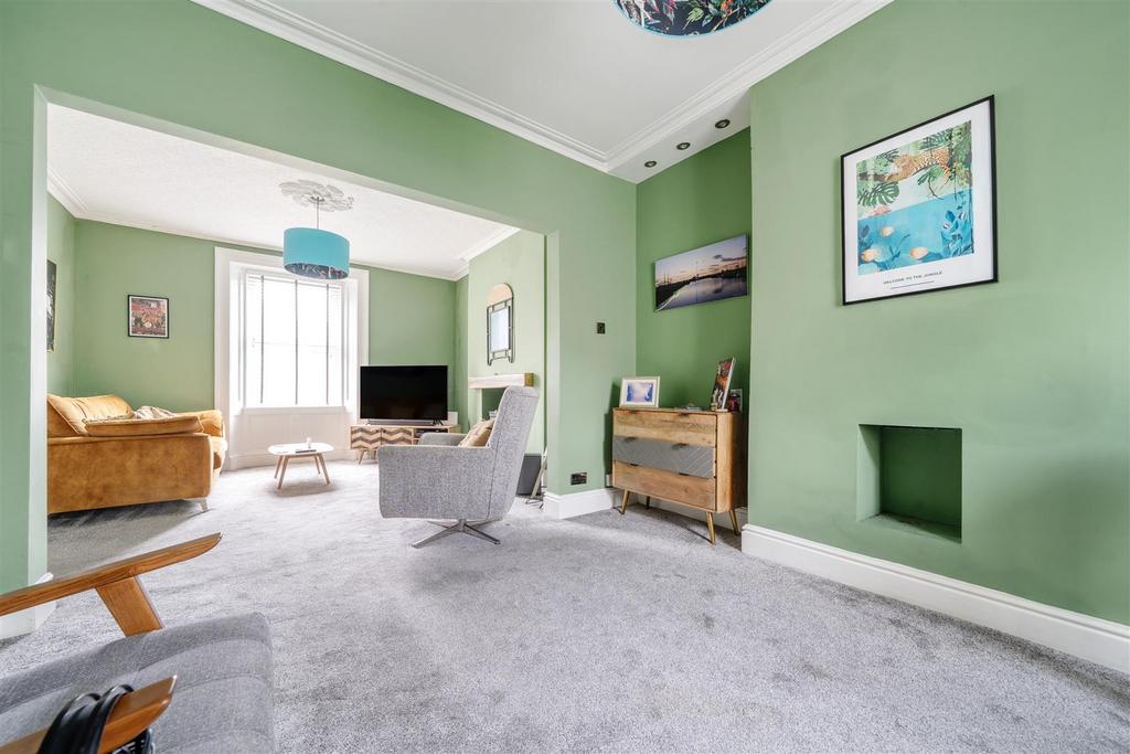 Lounge / dining room