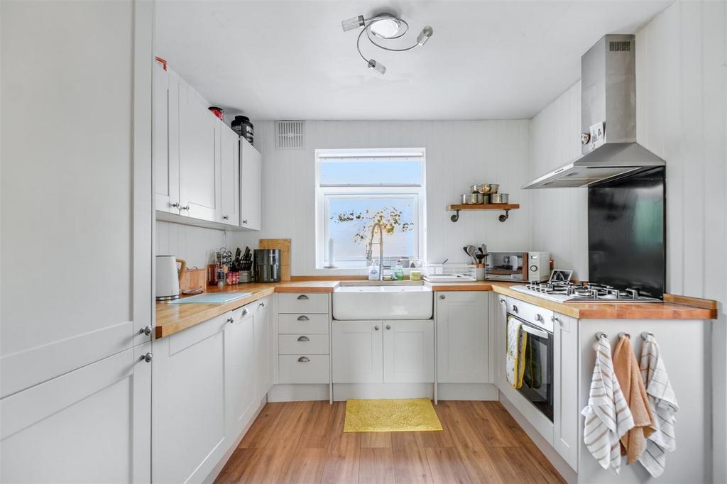 Kitchen 1.jpeg