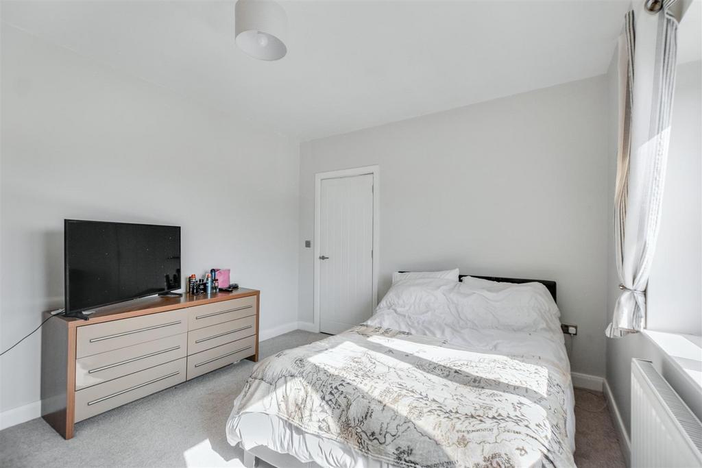 Bedroom 1 2.jpeg