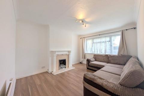 7 Whatmore Close, Staines, TW19 6AS