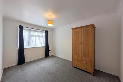 7 Whatmore Close, Staines, TW19 6AS