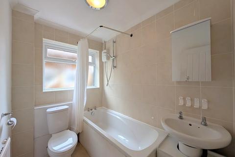7 Whatmore Close, Staines, TW19 6AS