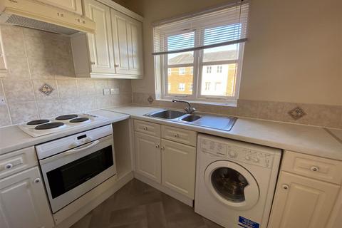 2 bedroom apartment to rent, Addington Court, Exeter