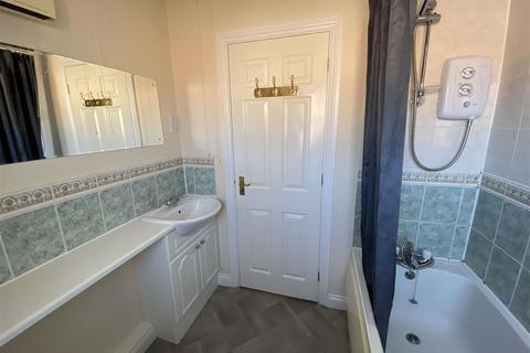 2 bedroom apartment to rent, Addington Court, Exeter
