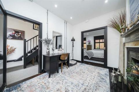 undefined, Motley Avenue, London EC2A