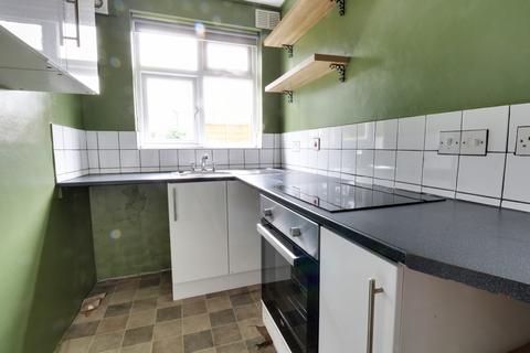 2 bedroom ground floor maisonette to rent, Oakdene Road, Orpington BR5