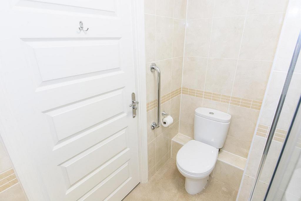 (Shower Room Photo Two)