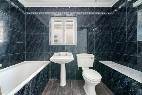 3 bedroom detached house for sale, Felcott Road, Walton-on-thames KT12