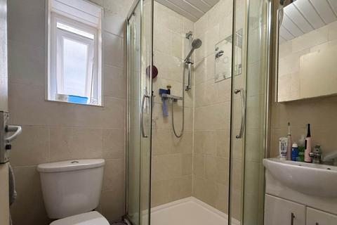 3 bedroom terraced house to rent, Leslie Road, Leytonstone, E11