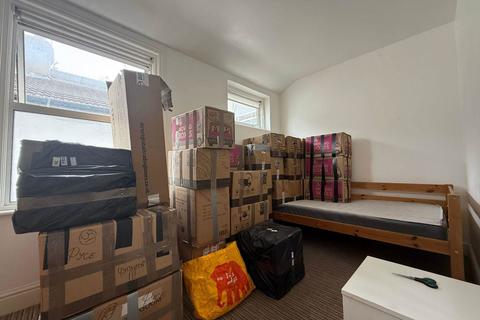 3 bedroom terraced house to rent, Leslie Road, Leytonstone, E11