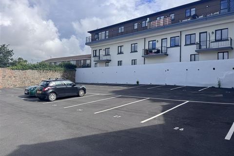 Land to rent, Parking - First Tower