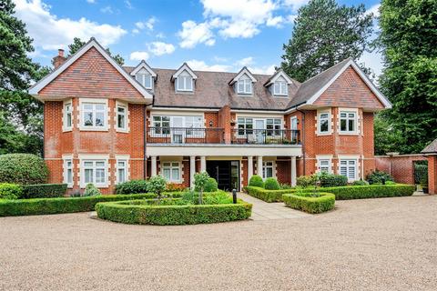 Flat 2, Long Orchards Copthill Lane, Kingswood, Tadworth, KT20 6HN
