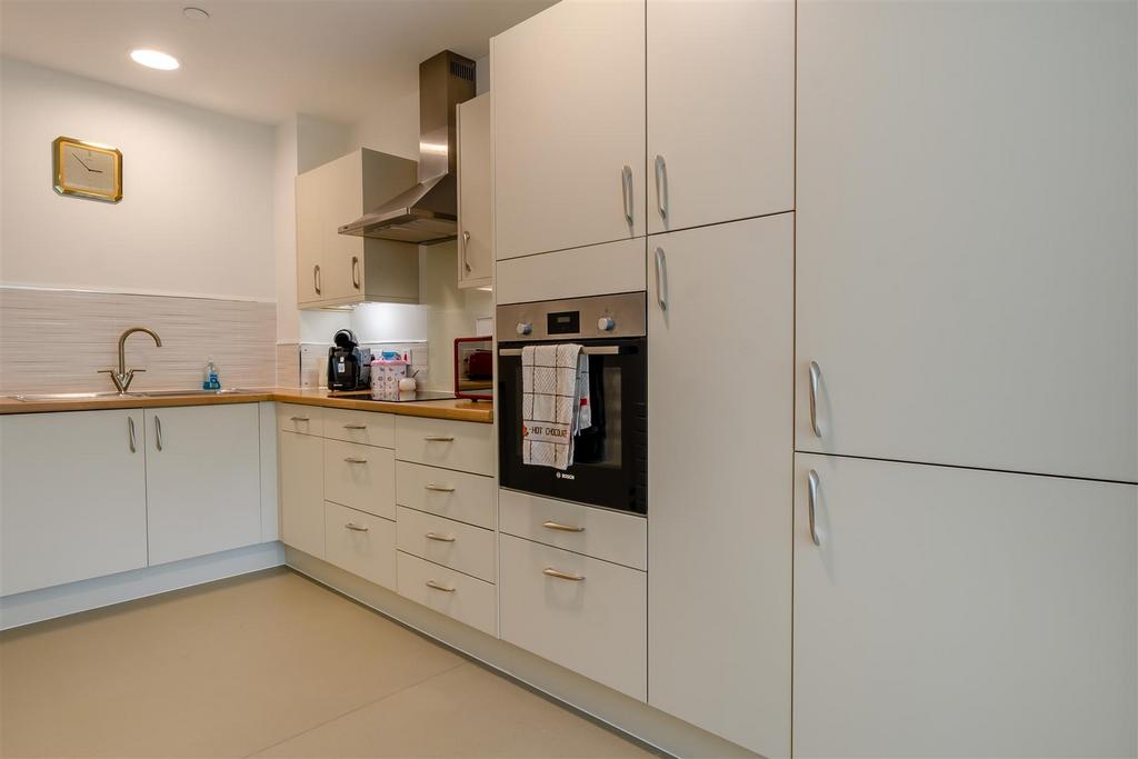 8658266-interior04.jpg