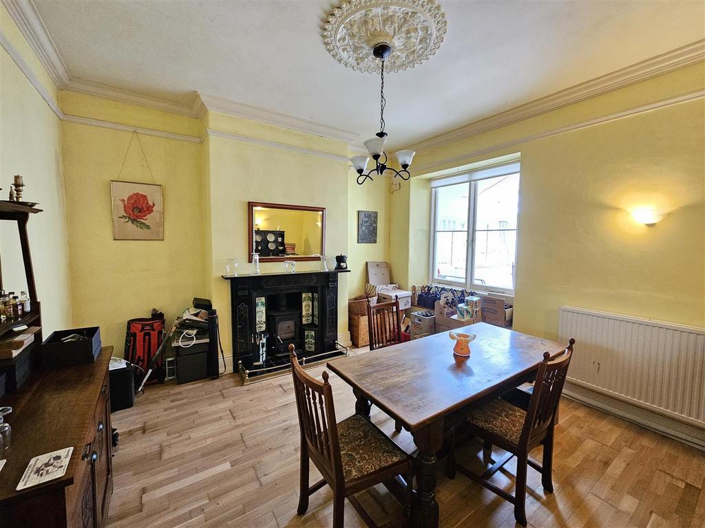 Dining Room.jpg