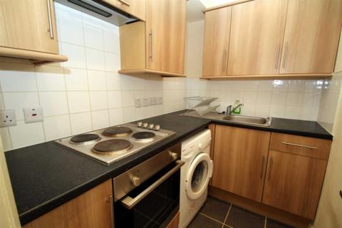 Studio to rent, Warren Court, Euston Road, London, NW1