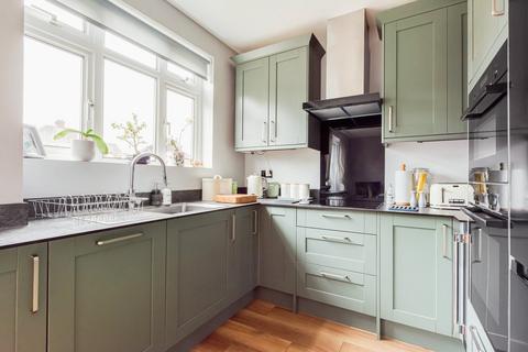 3 bedroom semi-detached house for sale, Oaklands Close, Bexleyheath, DA6