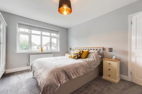 10 Oaklands Close, Bexleyheath, DA6 7AP