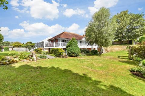 10 Cliff Road, Hythe, CT21 5XE
