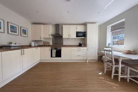 Flat 1, 5 Carlton Avenue, Broadstairs, CT10 1AB