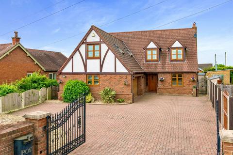 undefined, Hesketh Lane, Preston PR4