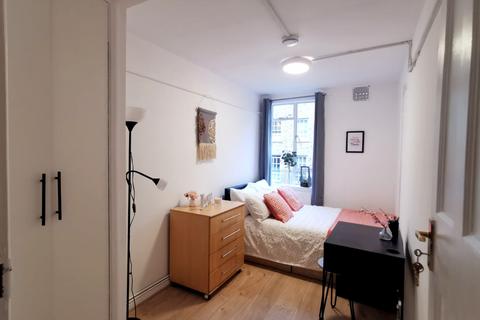 1 bedroom in a flat share to rent, Charles Rowan House, Margery Street, London, WC1X