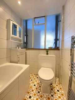 1 bedroom in a flat share to rent, Charles Rowan House, Margery Street, London, WC1X