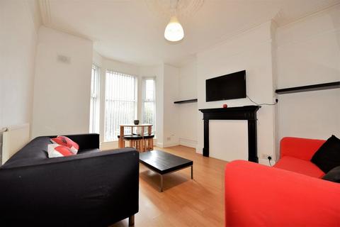 5 bedroom house to rent, Cardigan Road - 5 Bed, Leeds