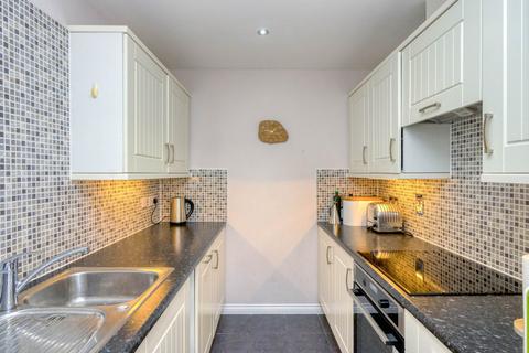 84 Amersham Road, Caversham, Reading, RG4 5NA