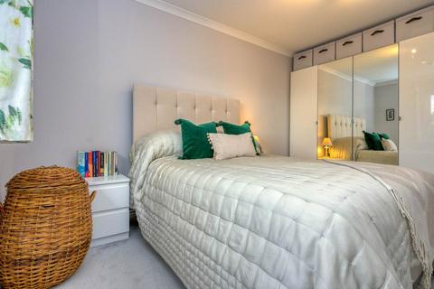 84 Amersham Road, Caversham, Reading, RG4 5NA