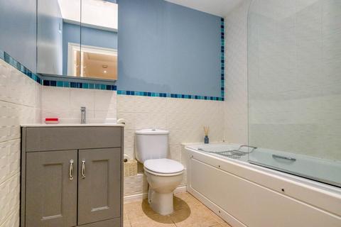 84 Amersham Road, Caversham, Reading, RG4 5NA