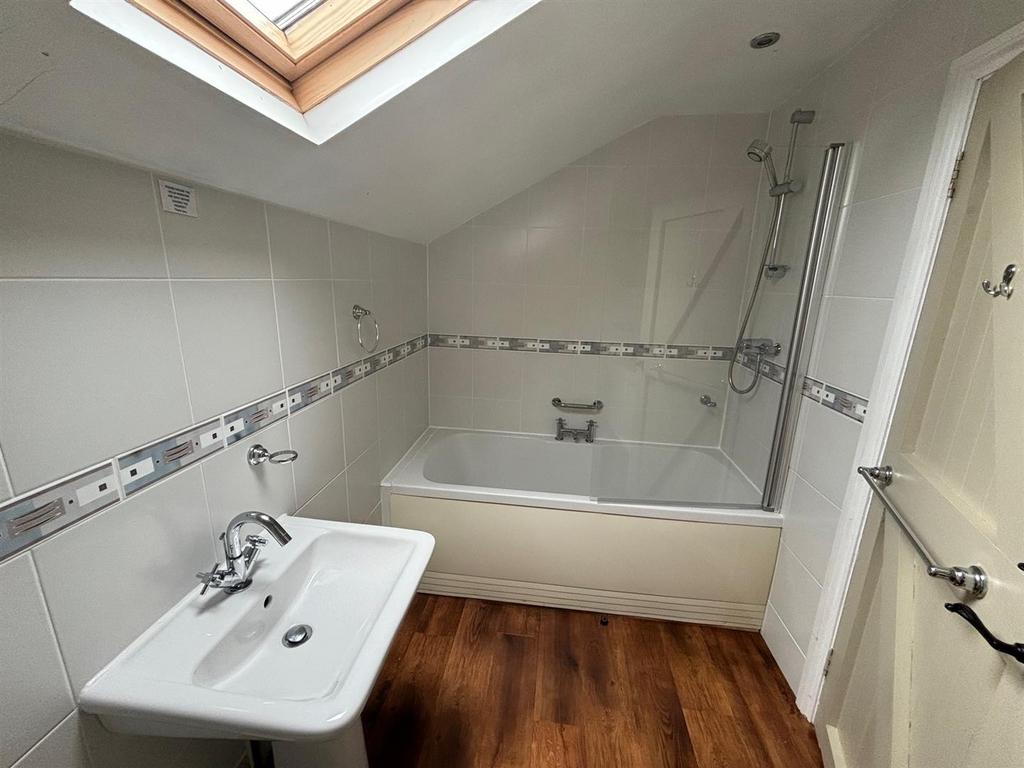 Bathroom.jpg