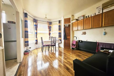 1 bedroom flat for sale, Mansfield Road,  Ilford, IG1