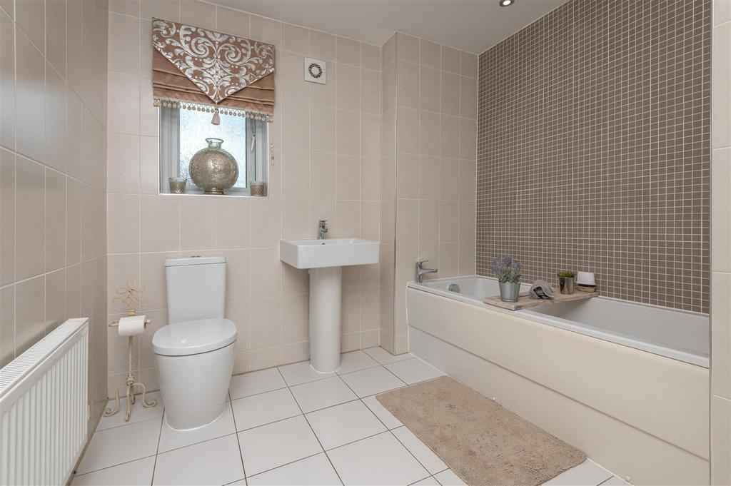 104 - 9 Hazel Fold BD13 2 FE.jpg