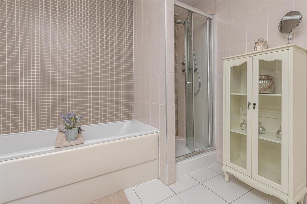 108 - 9 Hazel Fold BD13 2 FE.jpg