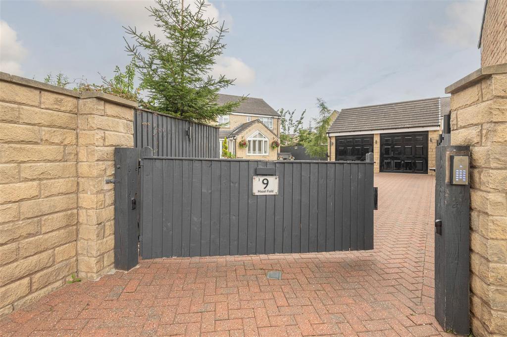 03 - 9 Hazel Fold BD13 2 FE.jpg