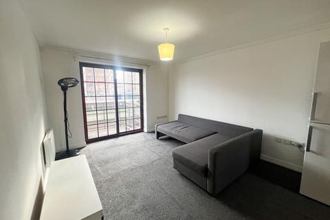 2 bedroom flat to rent, Abbey Road, Barking, IG11