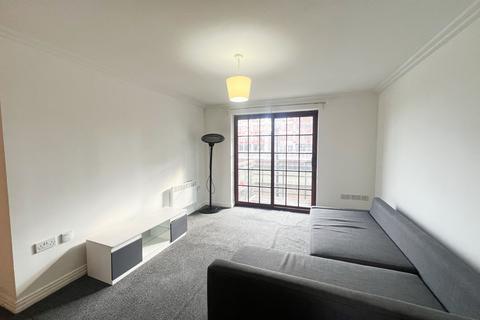 2 bedroom flat to rent, Abbey Road, Barking, IG11